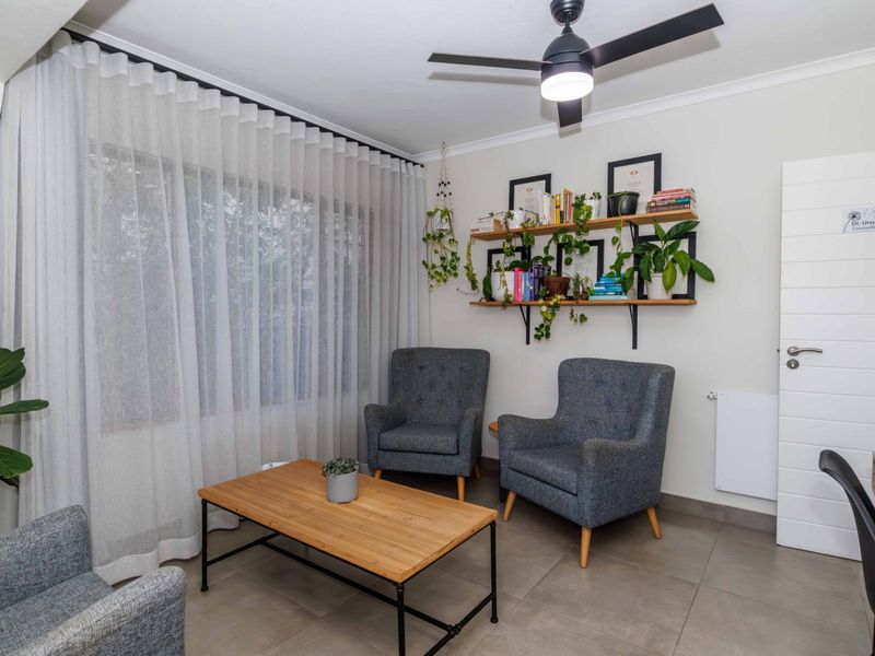 Tranquil Immaculate Home on Greenbelt in Thornhill Estate - Photo 8