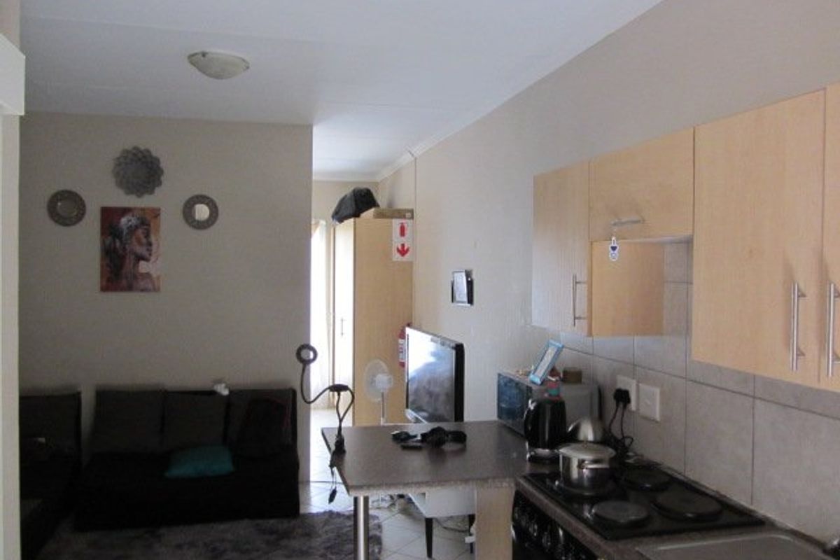 Another popular Bains Game Lodge up for grabs. - Photo 5