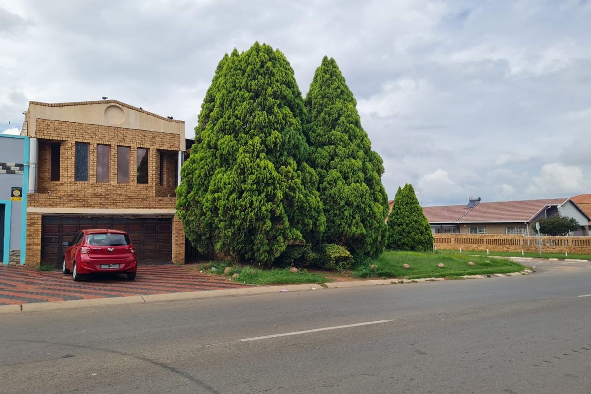 2 houses on 1 property with potential for a 3rd residence - Photo 3