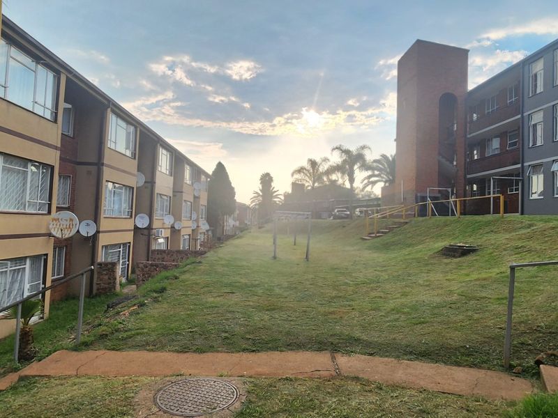 Perfect Starter Home for First Time Buyers or Investors. - Photo 2