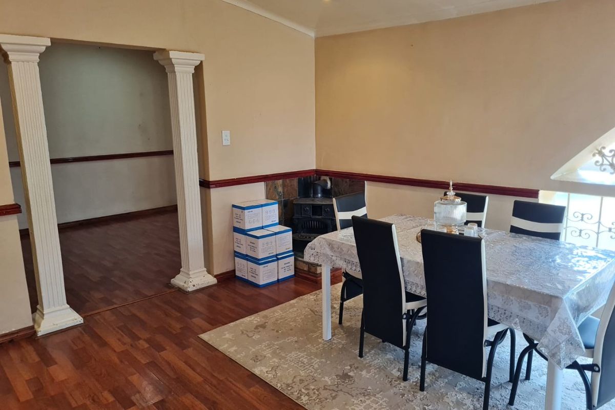 Income earner and well priced - Photo 4