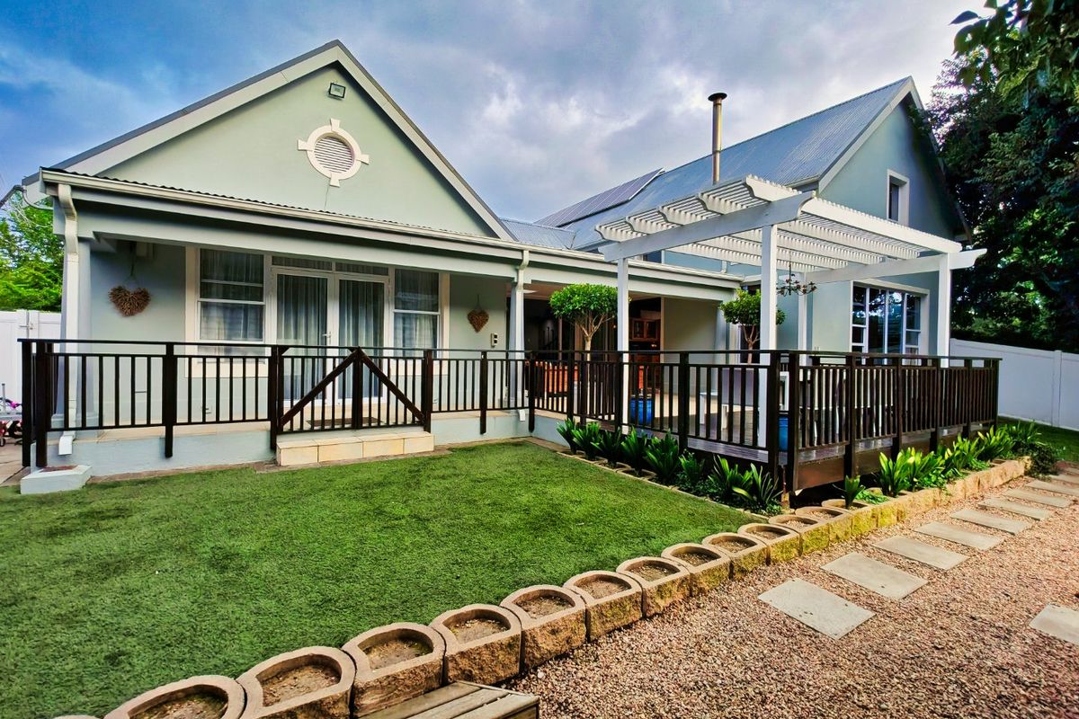 Charming Riverside Retreat with Modern Comforts - Photo 3