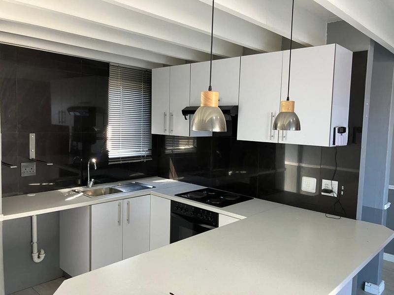 Modern Unit in Humewood Gardens for Sale! - Photo 4