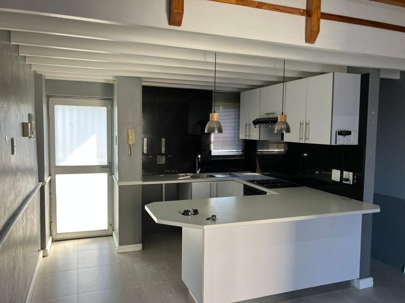 Modern Unit in Humewood Gardens for Sale! - Photo 2