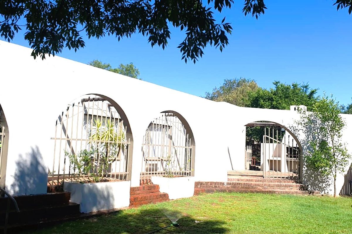 Huge Family Home for sale - Photo 2