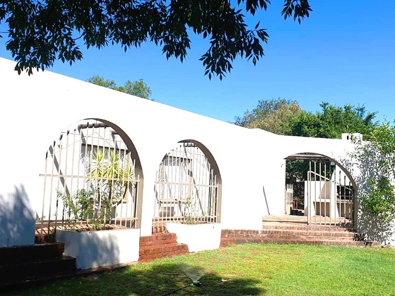 Huge Family Home for sale - Photo 2