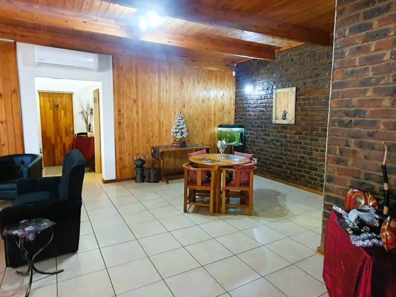 Huge Family Home for sale - Photo 8