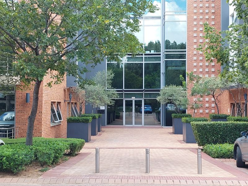 Premium Fully Fitted Office Space in Ballyoaks Office Park, Bryanston - Photo 2