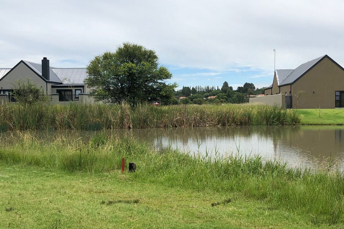 Gorgeous stand on Heron Banks Golf Estate - Photo 3