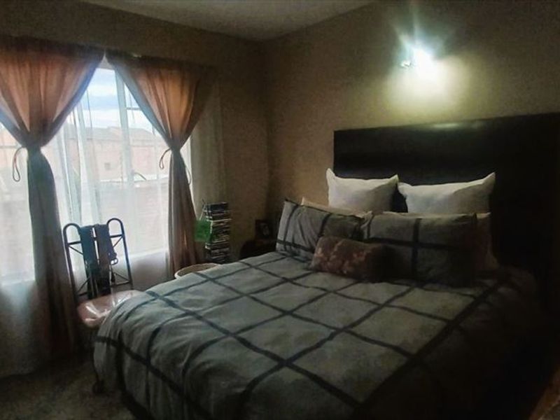 Charming Home with Practical Features - Photo 3