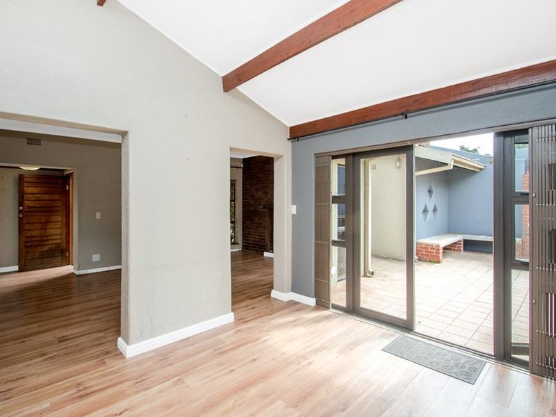 3 Bed 2 Bath House Single Garage - Photo 7