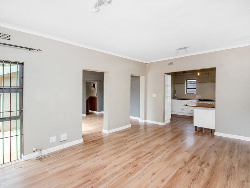 3 Bed 2 Bath House Single Garage - Photo 5