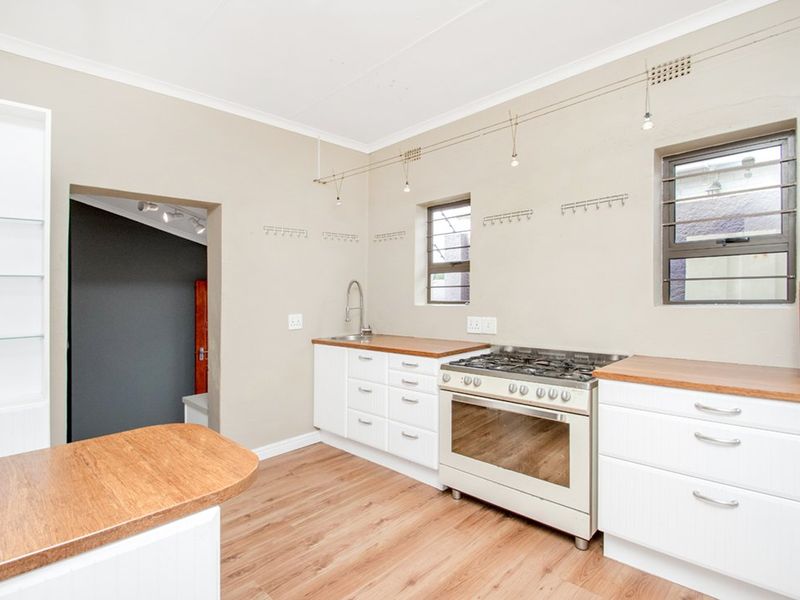 3 Bed 2 Bath House Single Garage - Photo 2