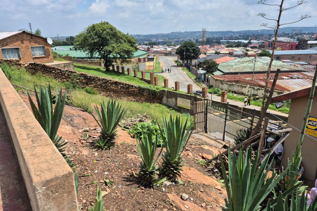 Multi Let Property for Sale in Hurst Hill. Endless potential. - Photo 2