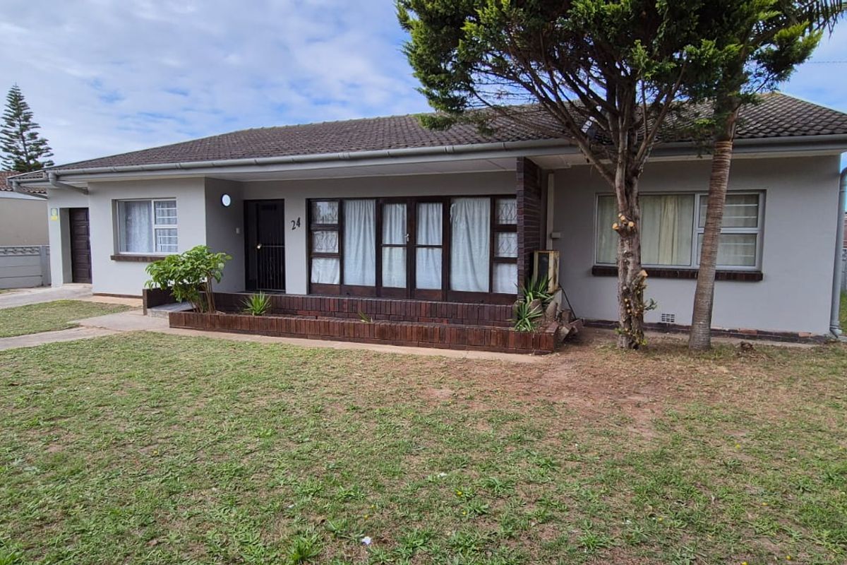 Refreshed spacious family home in great position across a spacious park to play in. - Photo 3