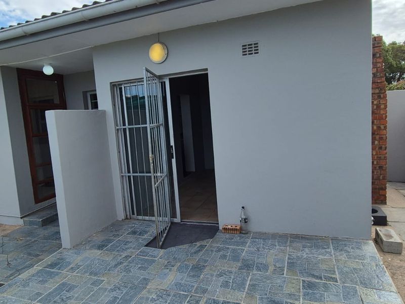 Refreshed spacious family home in great position across a spacious park to play in. - Photo 5