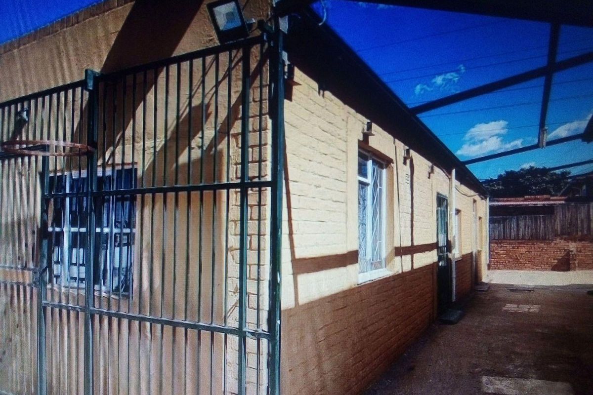 House, close to all prestigious High and primary schools, - Photo 3