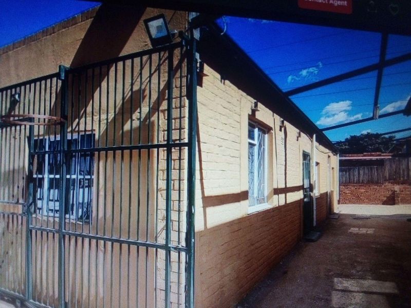 House, close to all prestigious High and primary schools, - Photo 3