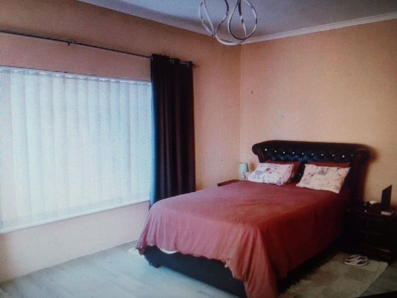 House, close to all prestigious High and primary schools, - Photo 8