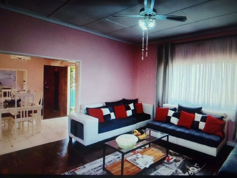 House, close to all prestigious High and primary schools, - Photo 4