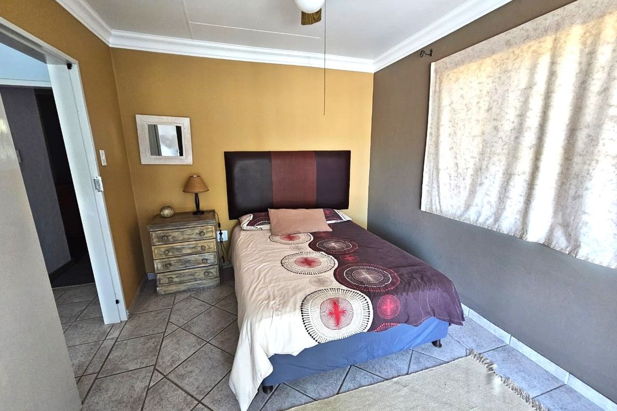 Furnished 4 Bedroom Home in Secure Vaal Marina Complex - Photo 5