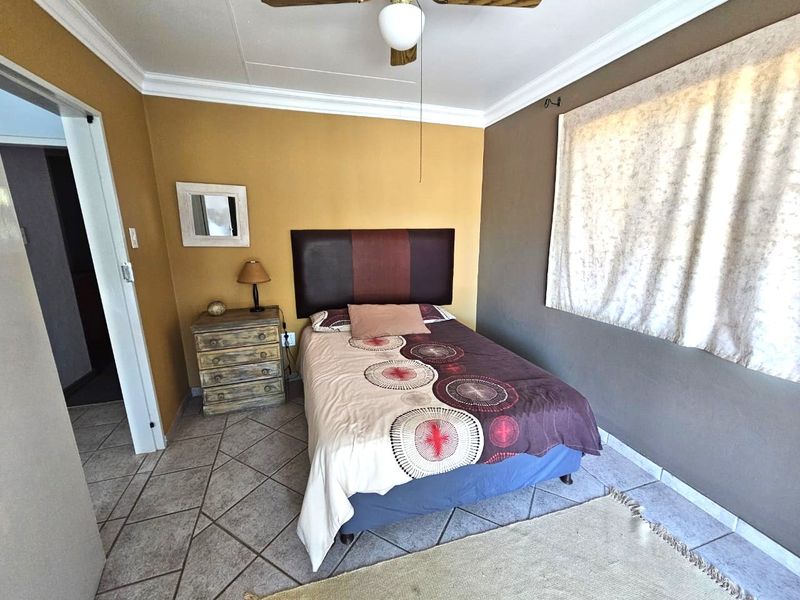 Furnished 4 Bedroom Home in Secure Vaal Marina Complex - Photo 5