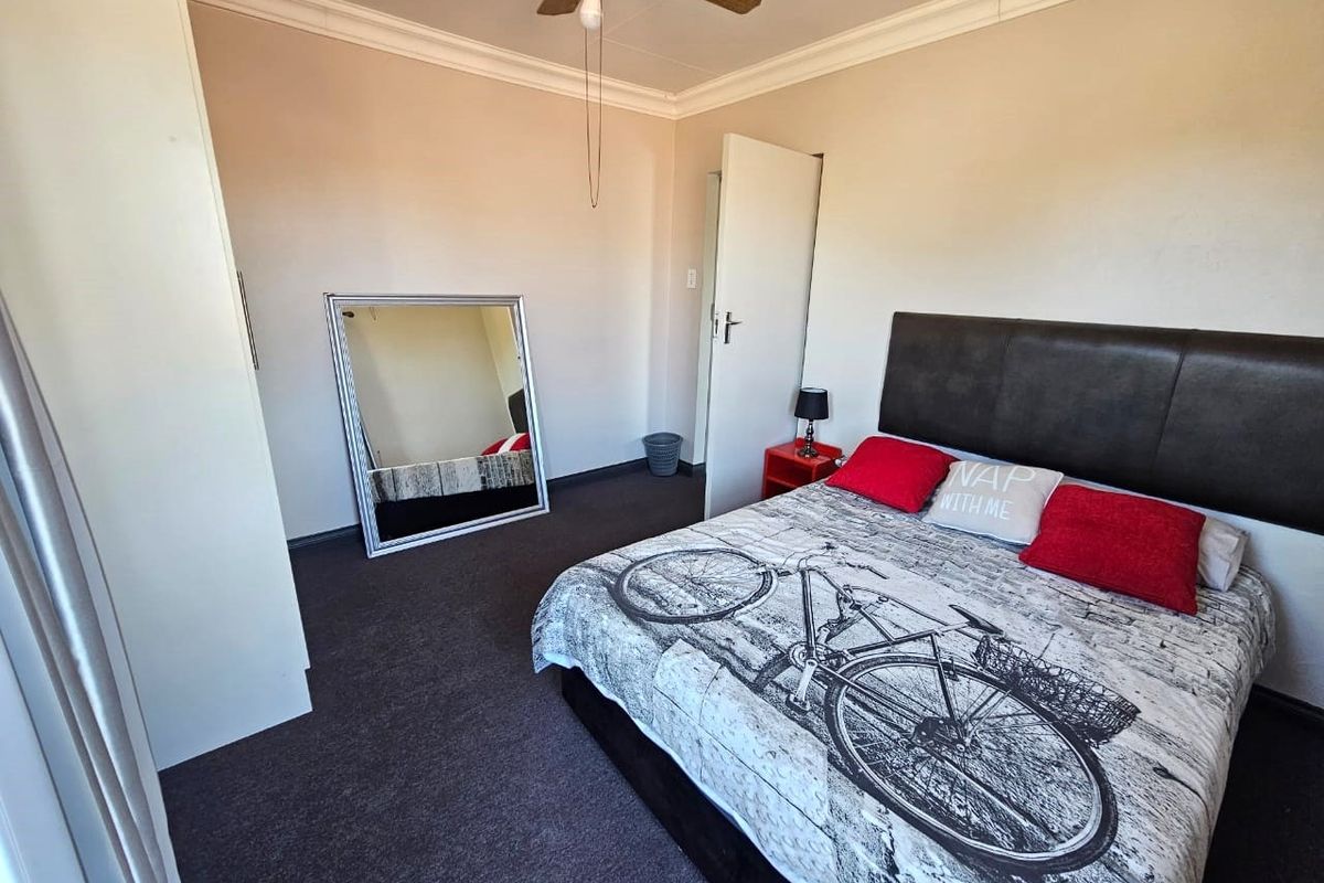 Furnished 4 Bedroom Home in Secure Vaal Marina Complex - Photo 4