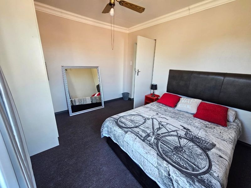 Furnished 4 Bedroom Home in Secure Vaal Marina Complex - Photo 4