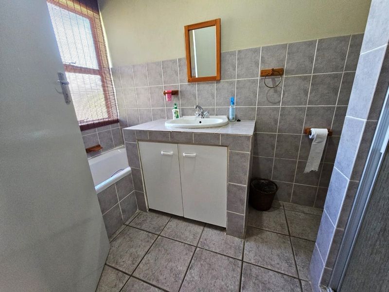 Furnished 4 Bedroom Home in Secure Vaal Marina Complex - Photo 6