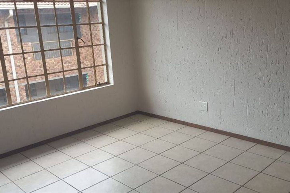 A Stylish Home with All the Essentials - Photo 2