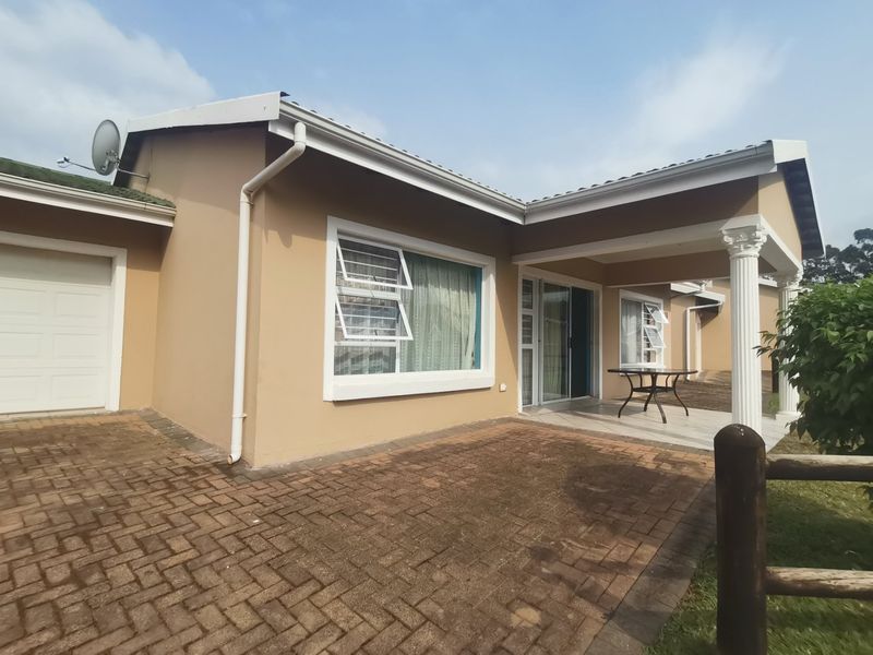 Coastal living at it's best in a small complex in Uvongo. - Photo 2