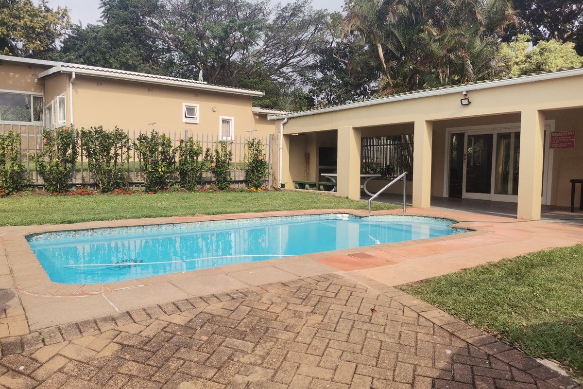 Coastal living at it's best in a small complex in Uvongo. - Photo 5