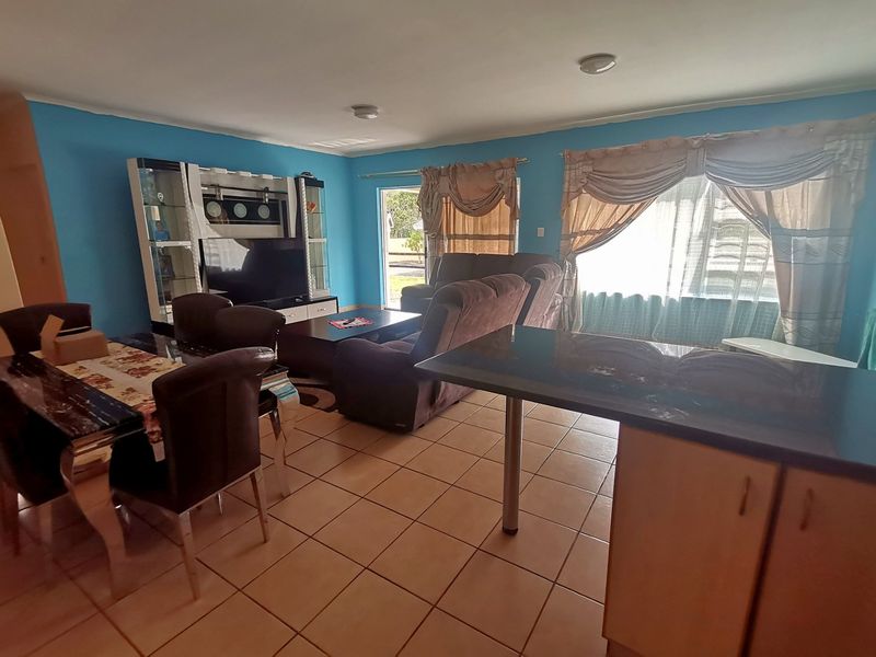 Coastal living at it's best in a small complex in Uvongo. - Photo 10