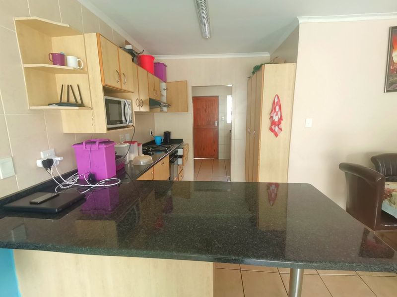 Coastal living at it's best in a small complex in Uvongo. - Photo 9