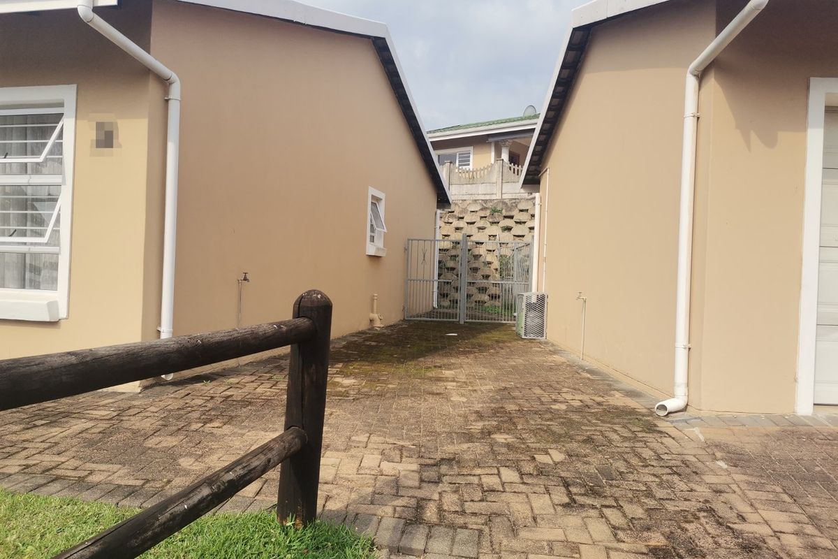 Coastal living at it's best in a small complex in Uvongo. - Photo 3