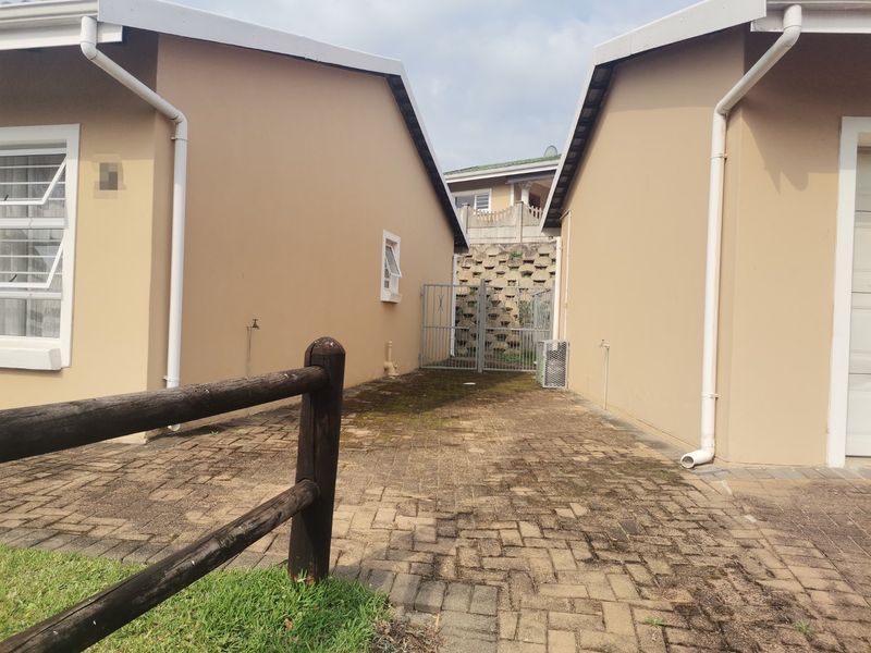 Coastal living at it's best in a small complex in Uvongo. - Photo 3