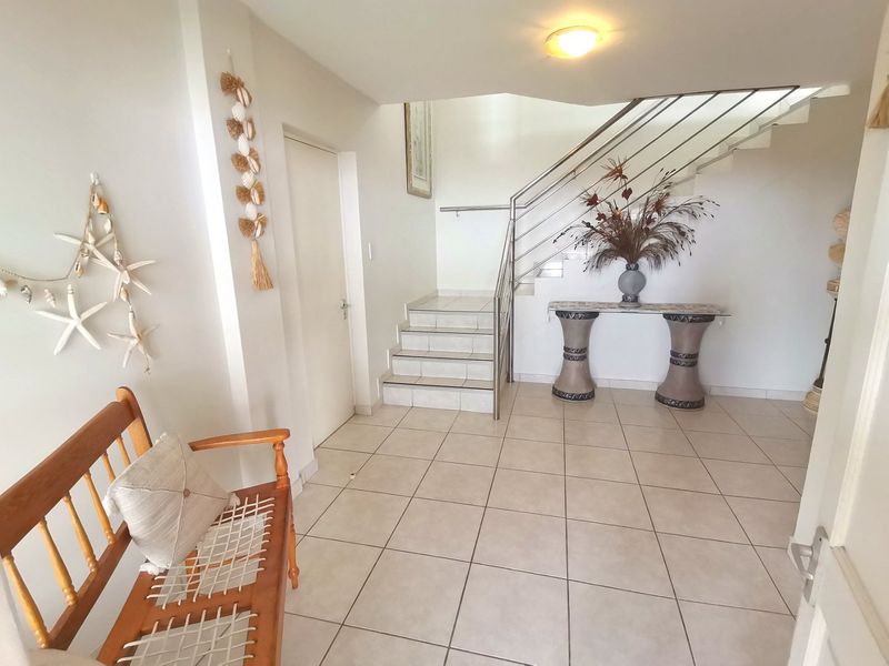 Let the Jones' envy you with this gorgeous unit  - Photo 3