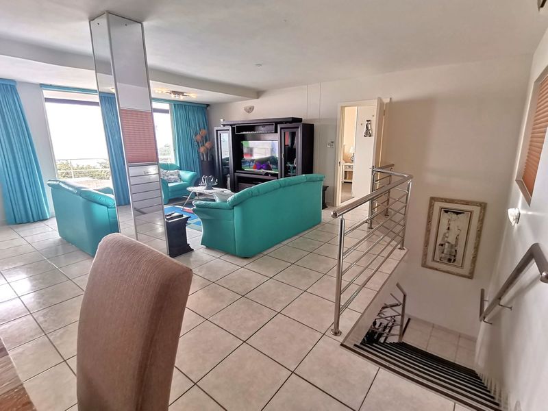 Let the Jones' envy you with this gorgeous unit  - Photo 8