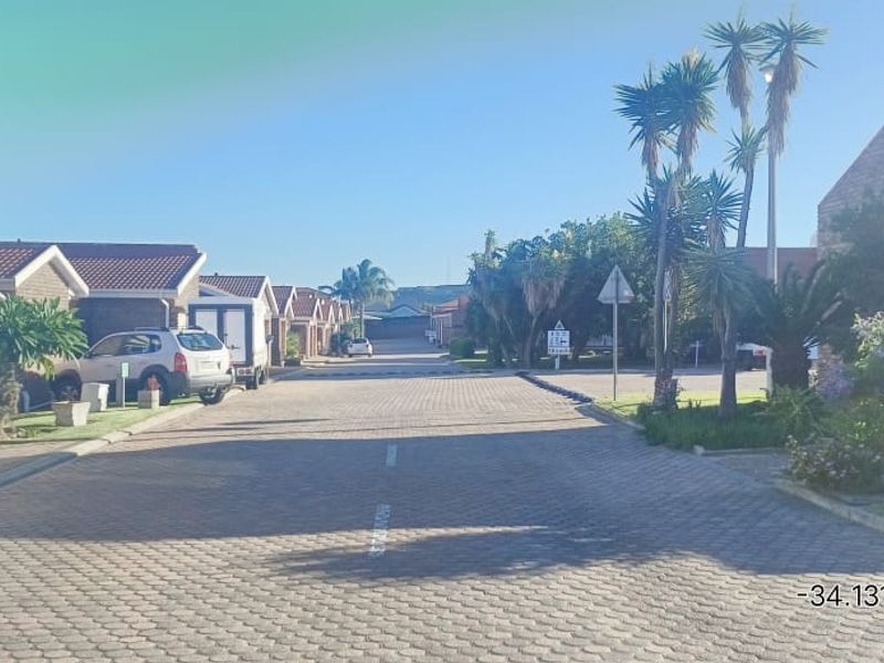 Rare Coastal Gem in Hartenbos – Your Dream Townhouse Awaits! - Photo 4