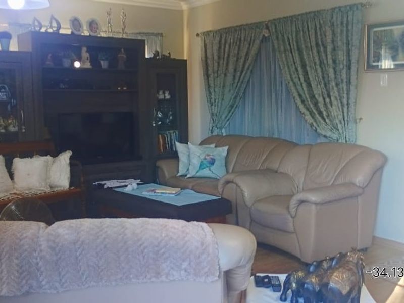 Rare Coastal Gem in Hartenbos – Your Dream Townhouse Awaits! - Photo 6