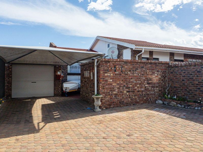 Rare Coastal Gem in Hartenbos – Your Dream Townhouse Awaits! - Photo 5