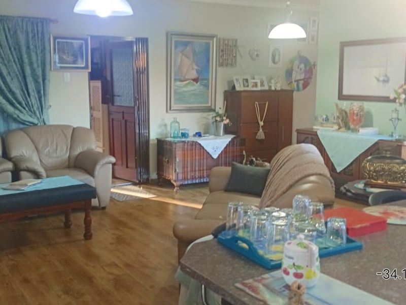 Rare Coastal Gem in Hartenbos – Your Dream Townhouse Awaits! - Photo 7