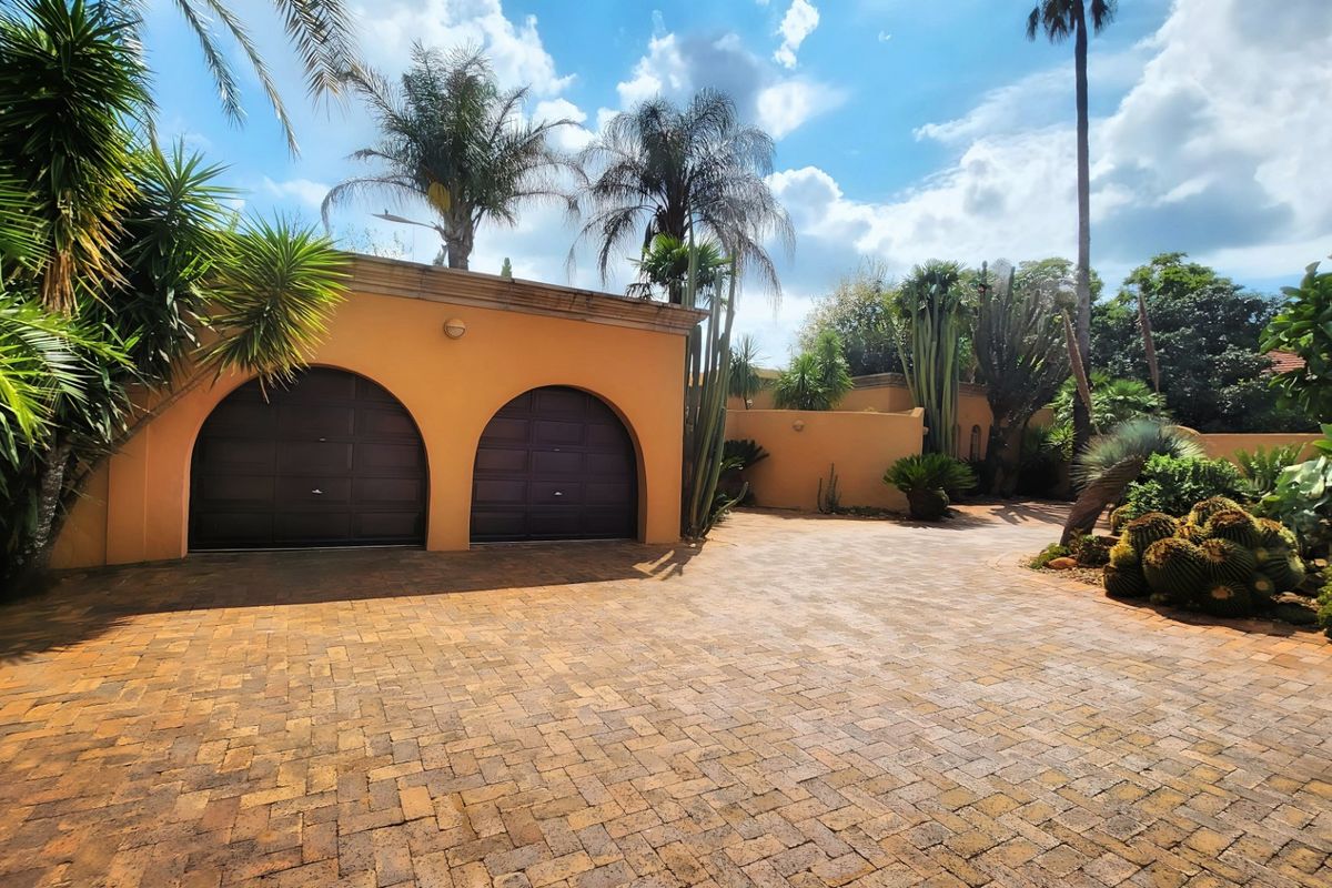 Eclectic & Spacious 4-Bedroom Home with Pool and Ample Parking – A Perfect Blend of Character and Comfort! - Photo 3