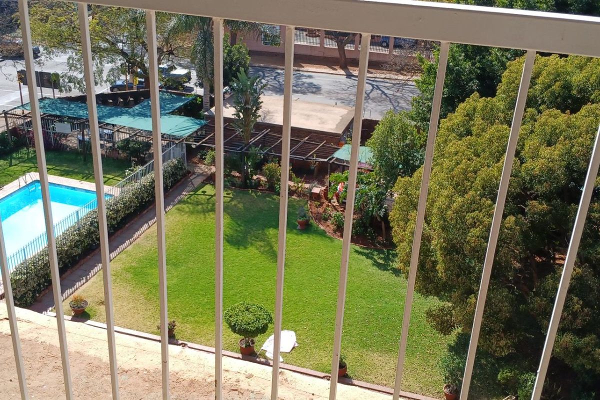 On Top of the World overlooking Embassies & The Union Buildings - Photo 4