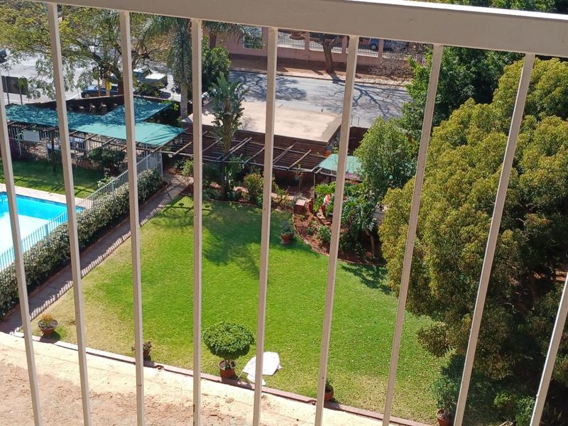 On Top of the World overlooking Embassies & The Union Buildings - Photo 4