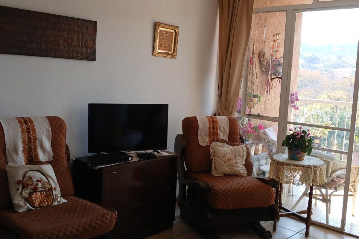 On Top of the World overlooking Embassies & The Union Buildings - Photo 5