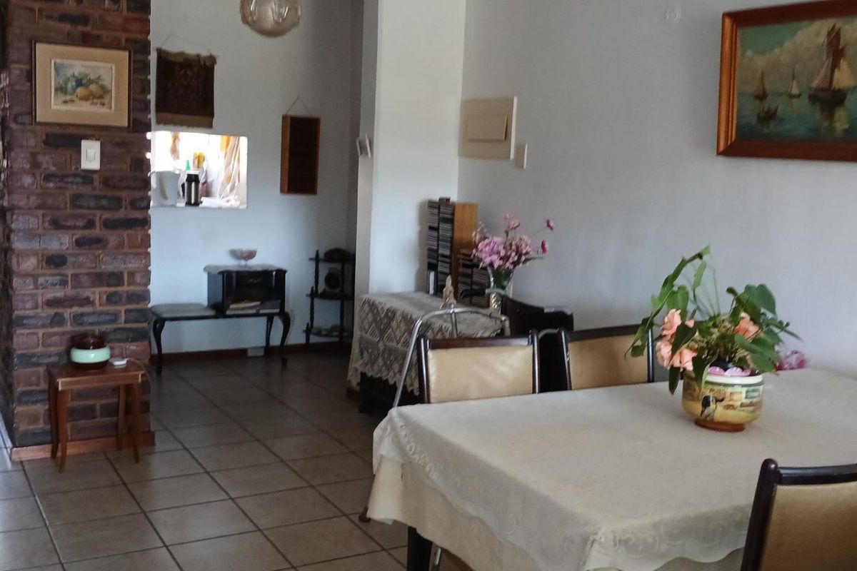 On Top of the World overlooking Embassies & The Union Buildings - Photo 2