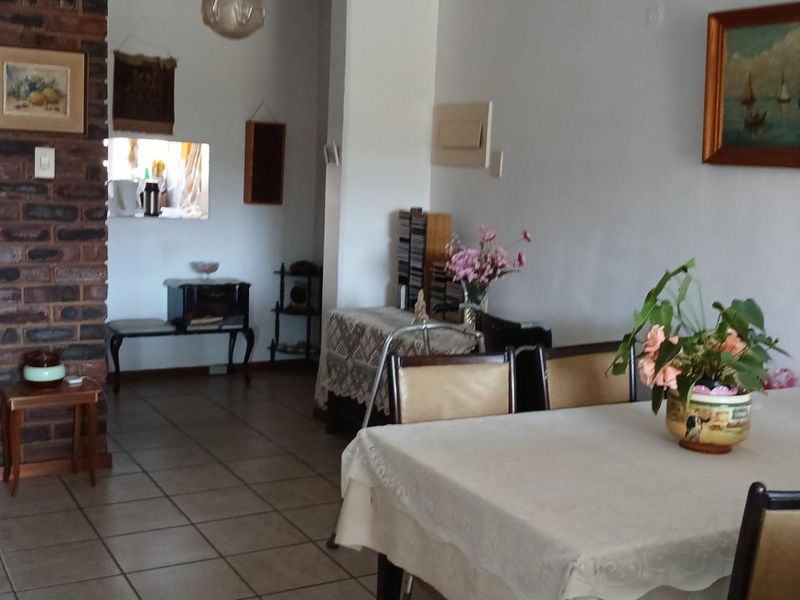 On Top of the World overlooking Embassies & The Union Buildings - Photo 2