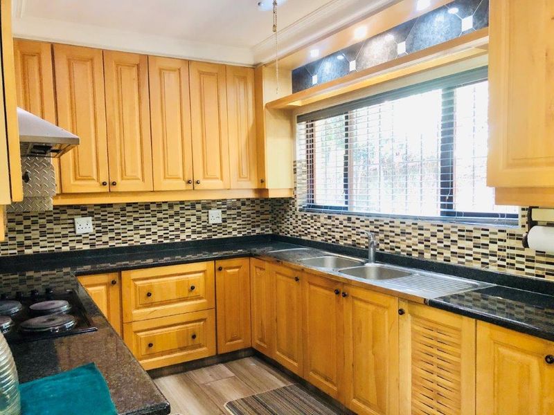 Exquisite Family Oasis Being Sold Fully Furnished  - Photo 8