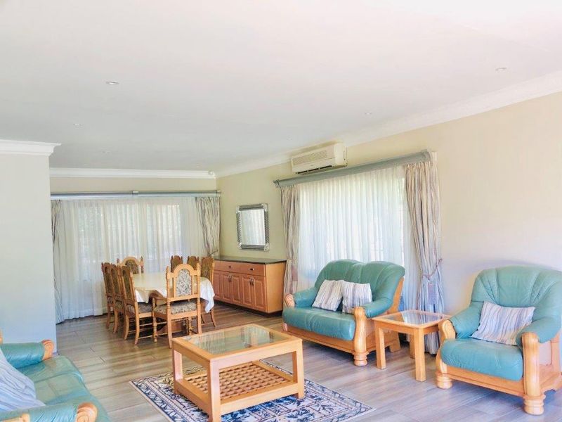 Exquisite Family Oasis Being Sold Fully Furnished  - Photo 7